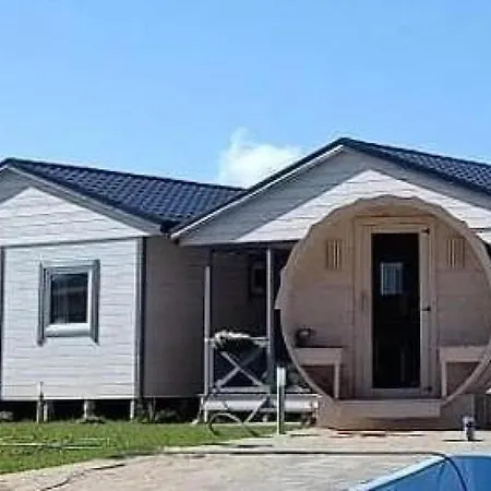 Homes With Pool, Sauna And Jacuzzi Semesterbostad Gąski