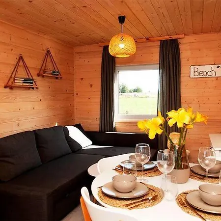 Homes With Pool, Sauna And Jacuzzi Semesterbostad