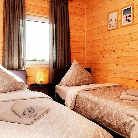 Semesterbostad Homes With Pool, Sauna And Jacuzzi Gąski