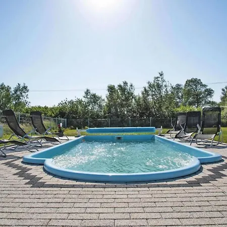 Tatil Evi Homes With Pool, Sauna And Jacuzzi Gąski