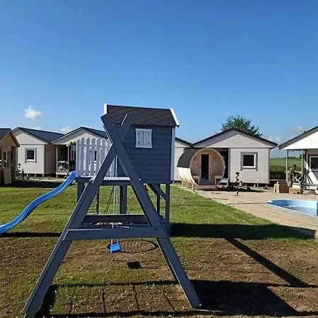 Homes With Pool, Sauna And Jacuzzi