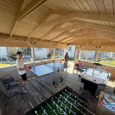 Homes With Pool, Sauna And Jacuzzi