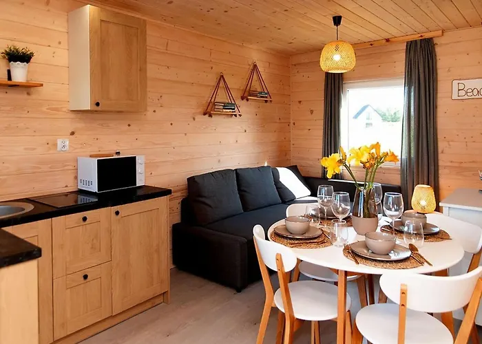 Homes With Pool, Sauna And Jacuzzi Semesterbostad *