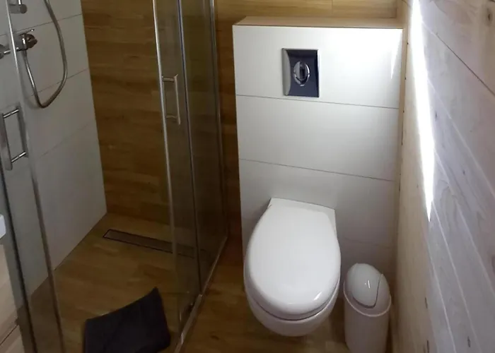 Homes With Pool, Sauna And Jacuzzi *