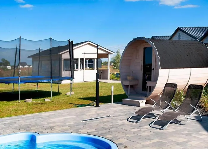 Homes With Pool, Sauna And Jacuzzi Semesterbostad *